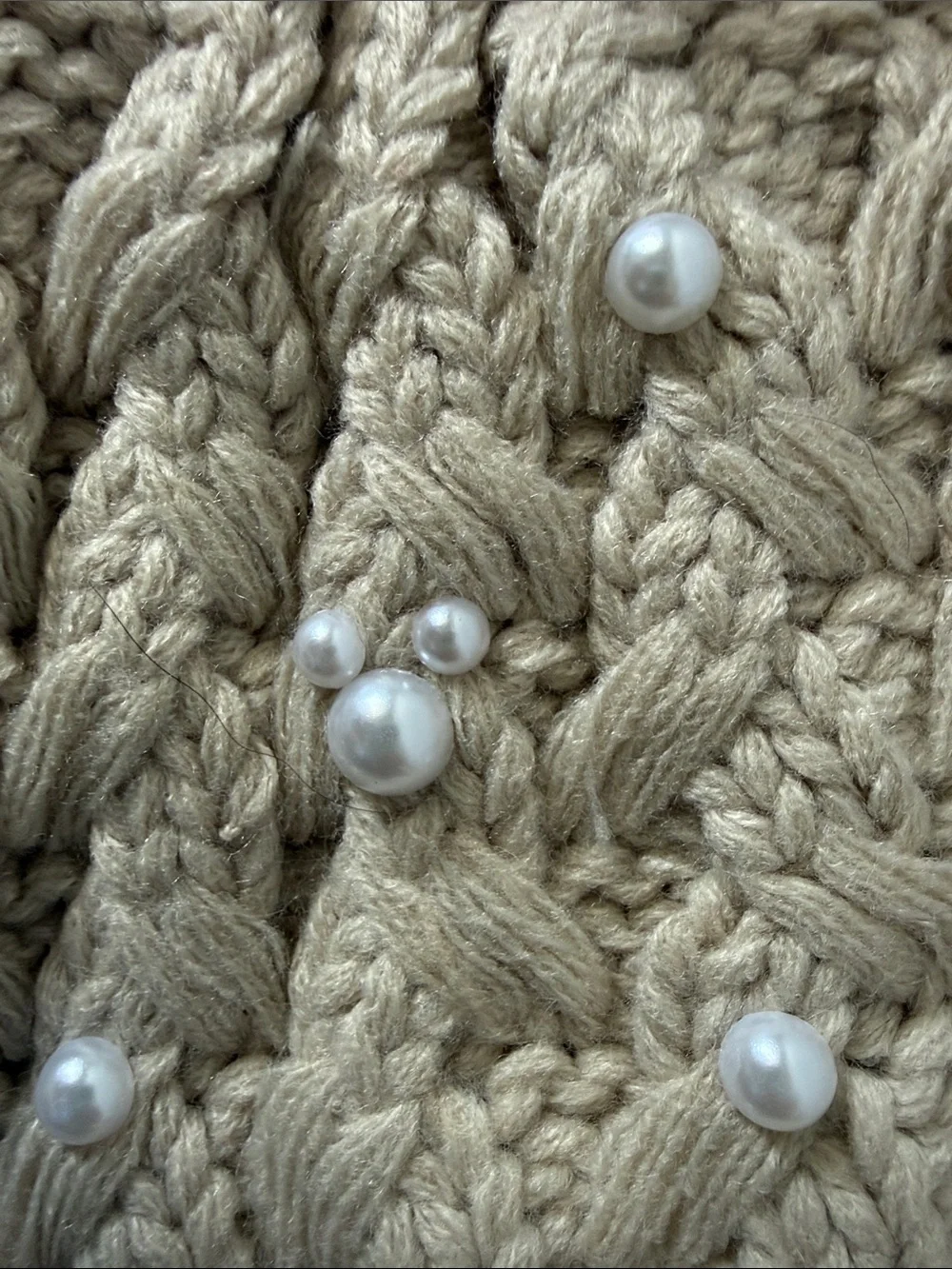 Pearl-Embellished Knit Pom Beanie - Cream